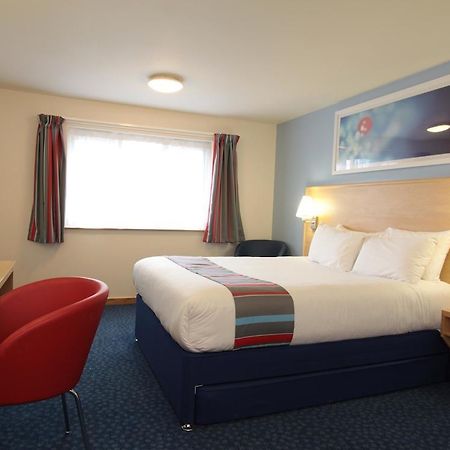 Travelodge Glasgow Airport Hotel Exterior foto